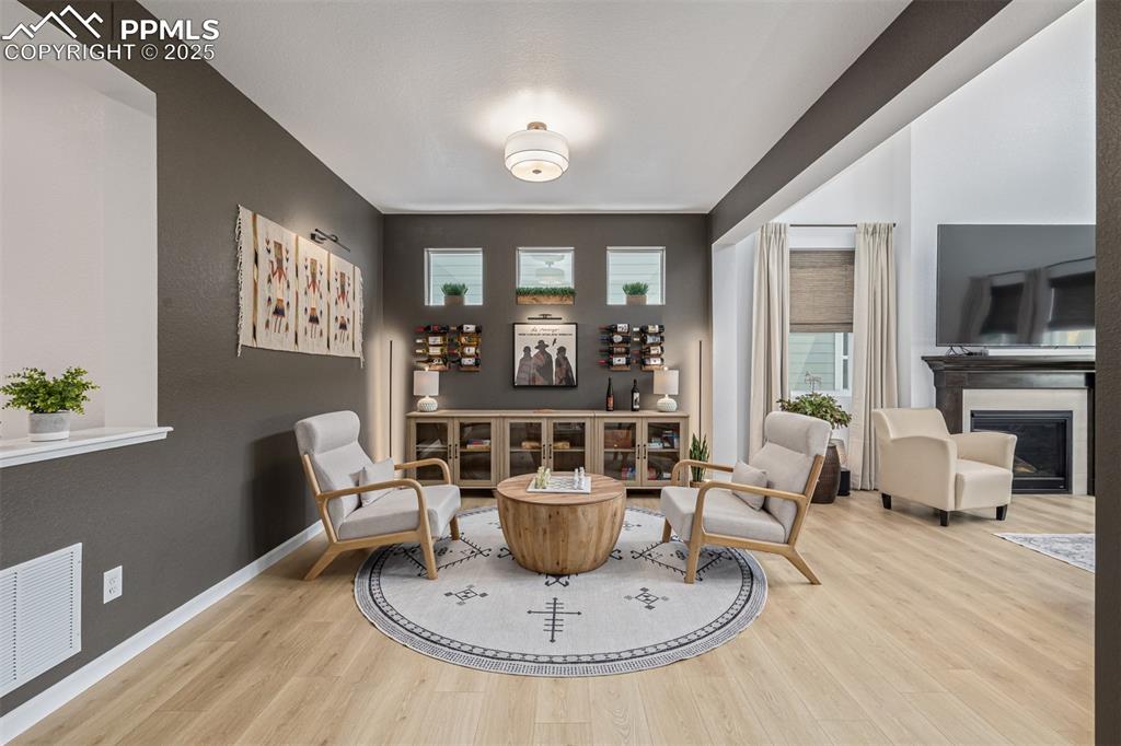 Image 9 of 50: Sitting Room