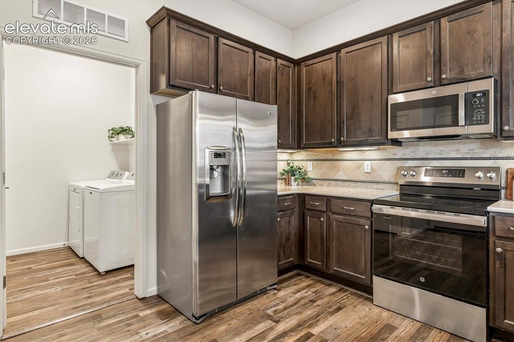 Image 5 of 26: Kitchen