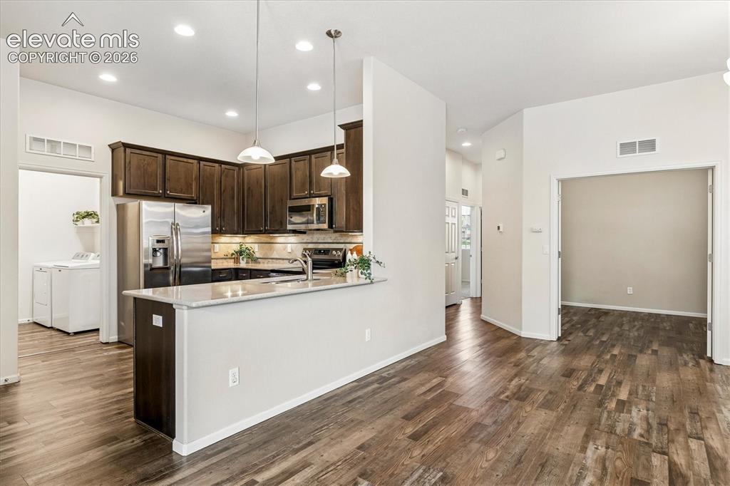 Image 6 of 26: Kitchen