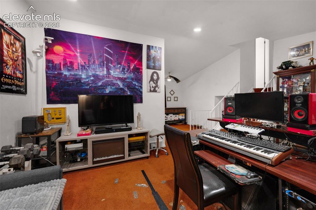 Image 8 of 26: Office
