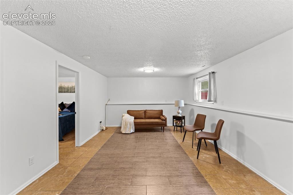 Image 11 of 38: Sitting Room