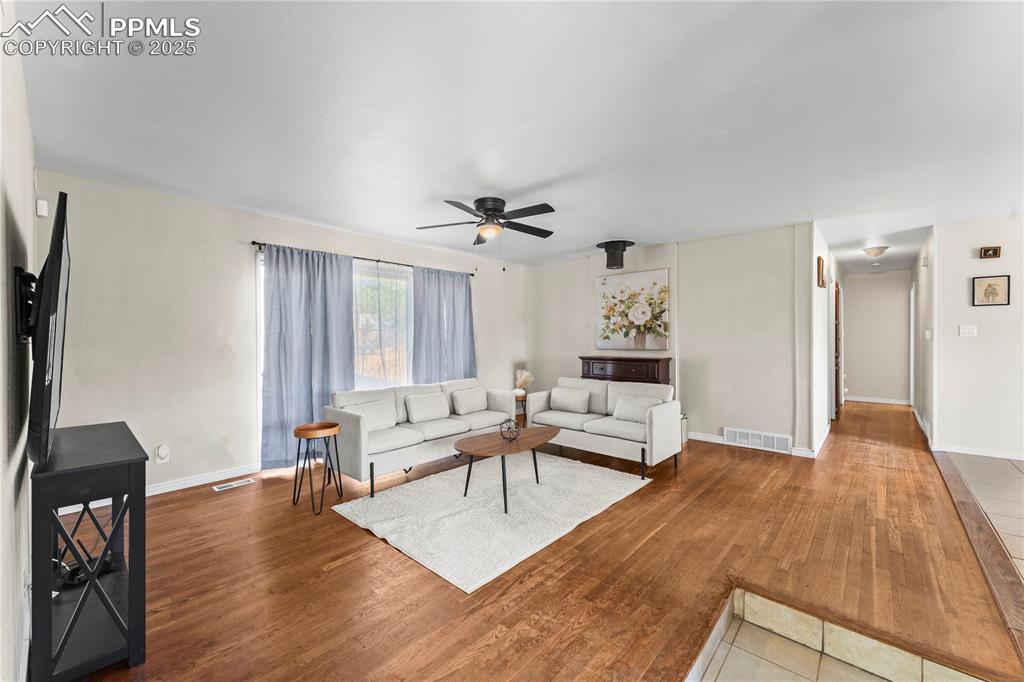 Image 10 of 35: Living Room