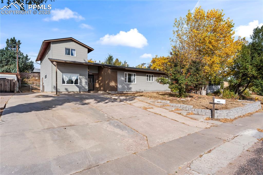 Image 4 of 35: Front of Structure