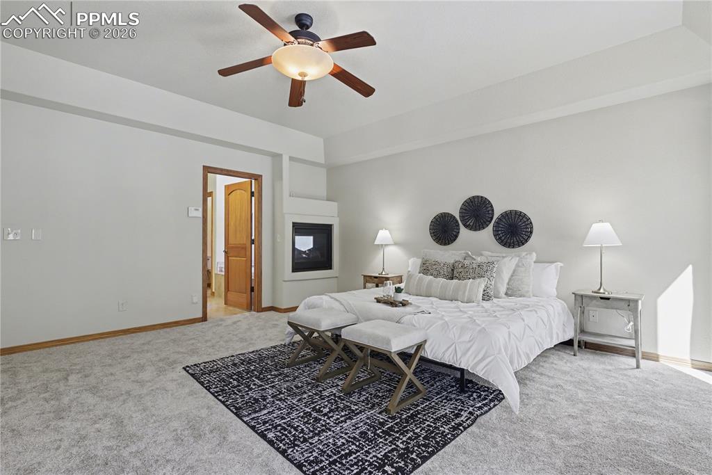 Image 18 of 50: Bedroom