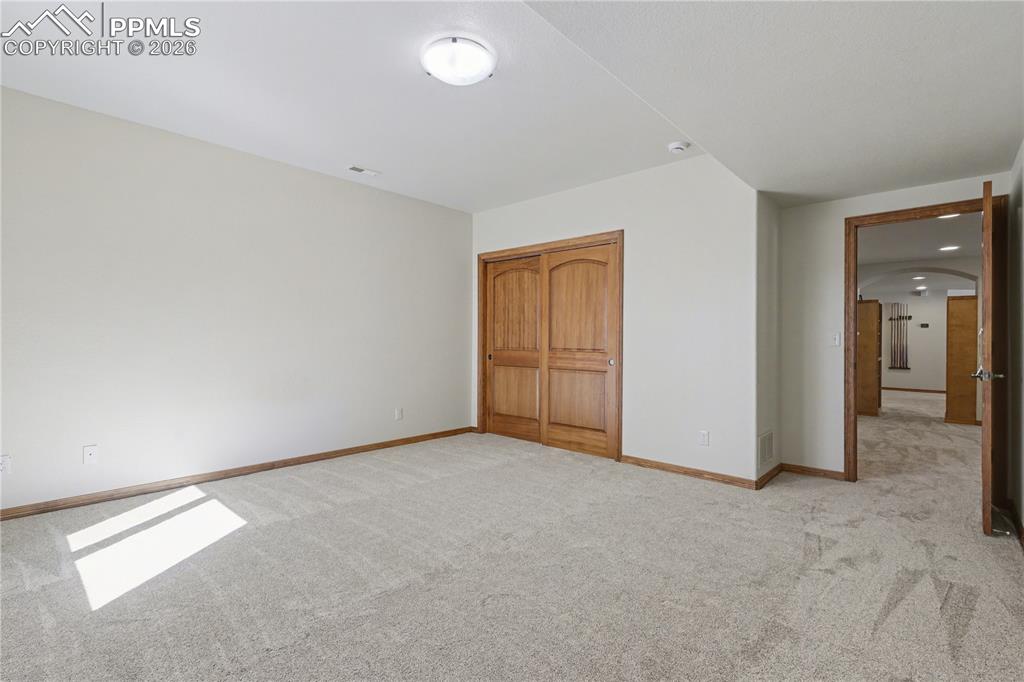 Image 34 of 50: Bedroom