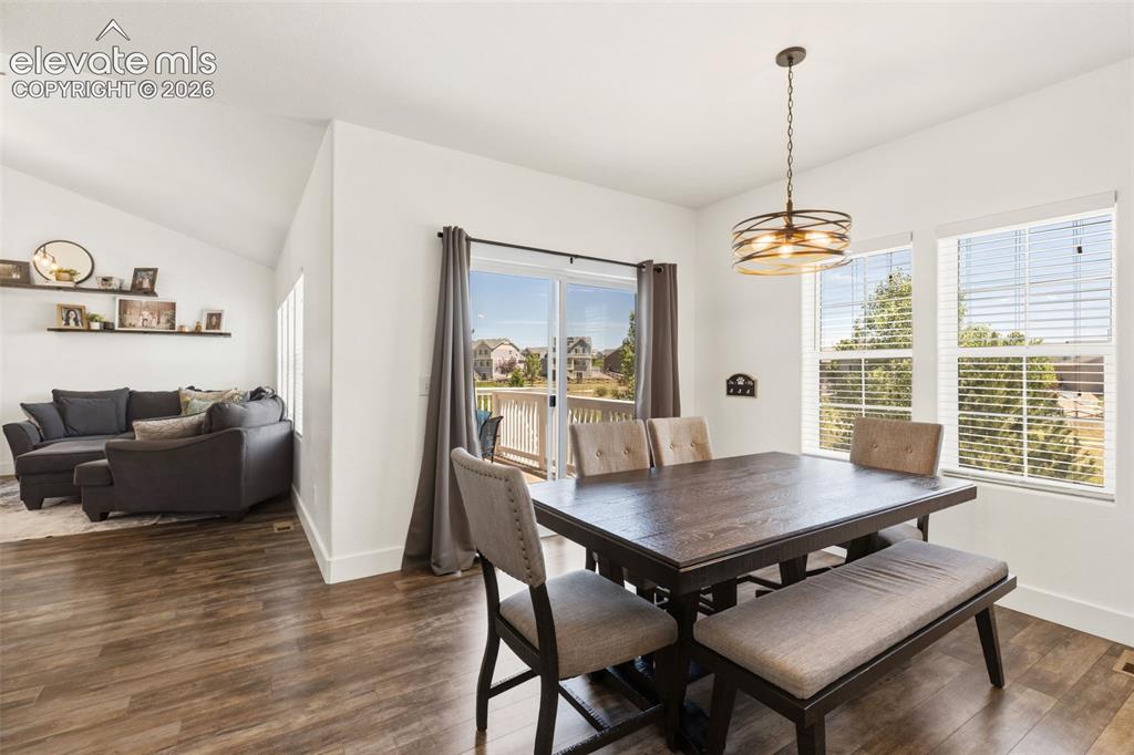Image 14 of 41: Dining Area