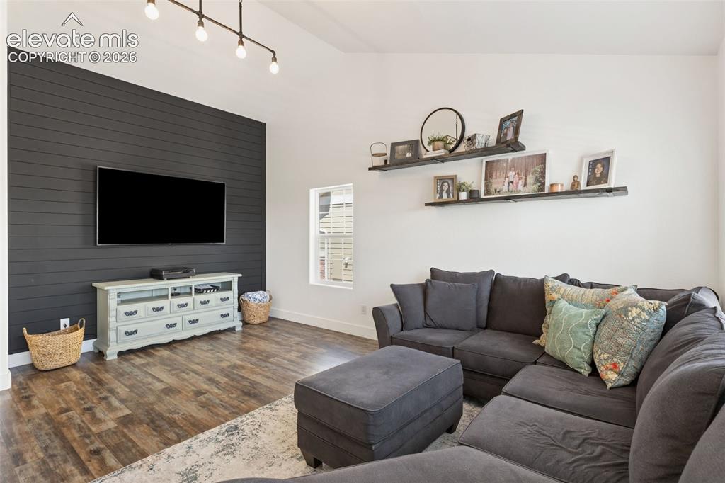 Image 8 of 41: Living Room