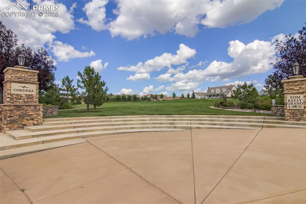 Image 39 of 41: View of property