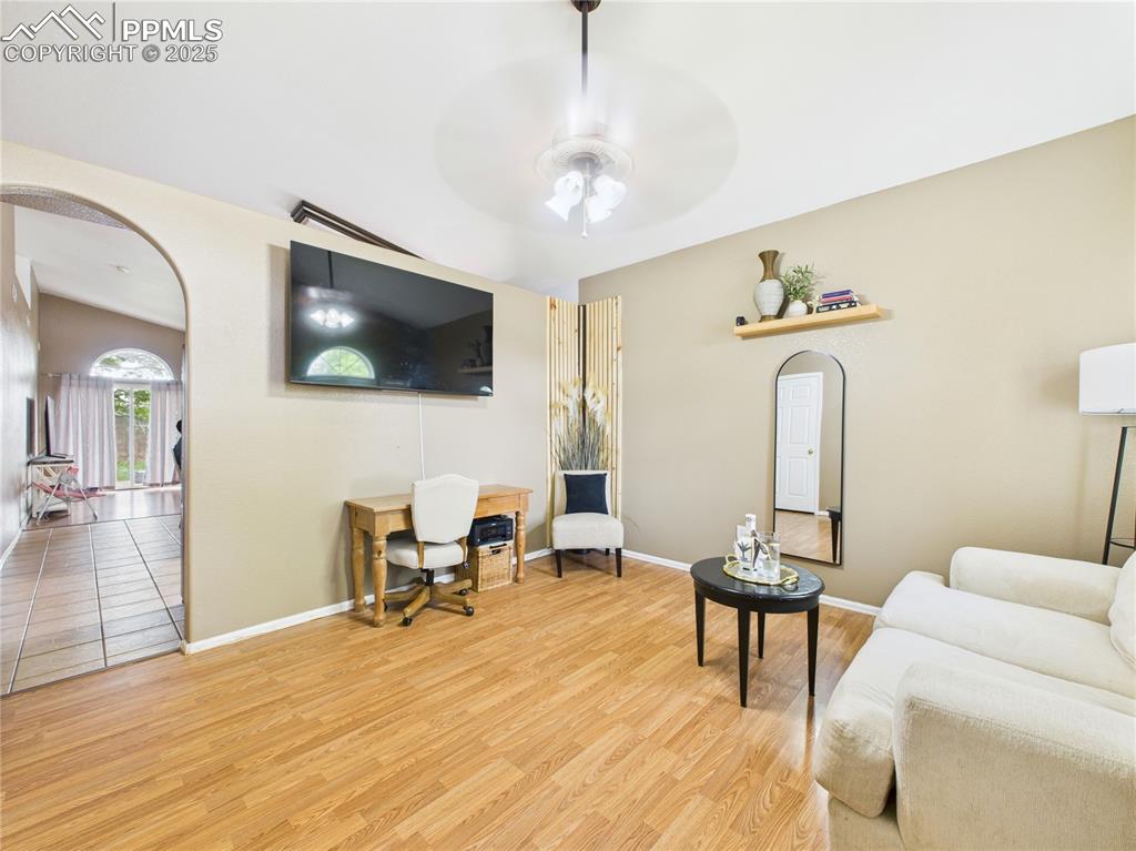 Image 4 of 31: Living Room