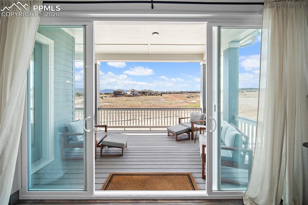 Image 13 of 35: Entry