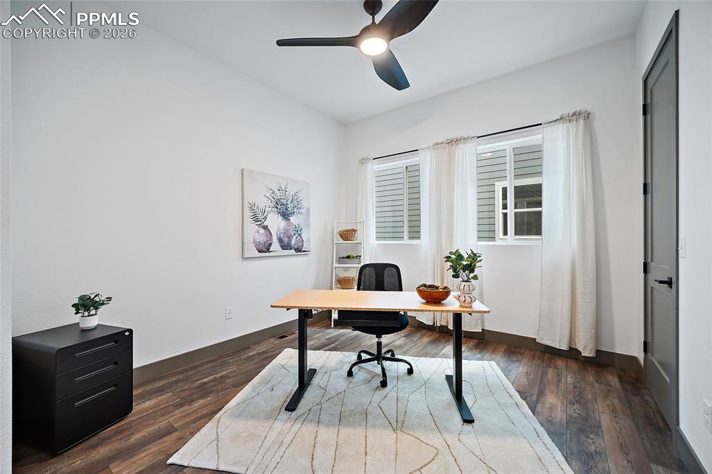 Image 15 of 35: Office