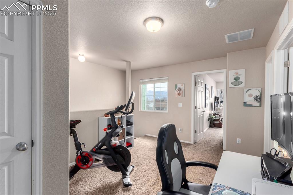 Image 16 of 37: Office