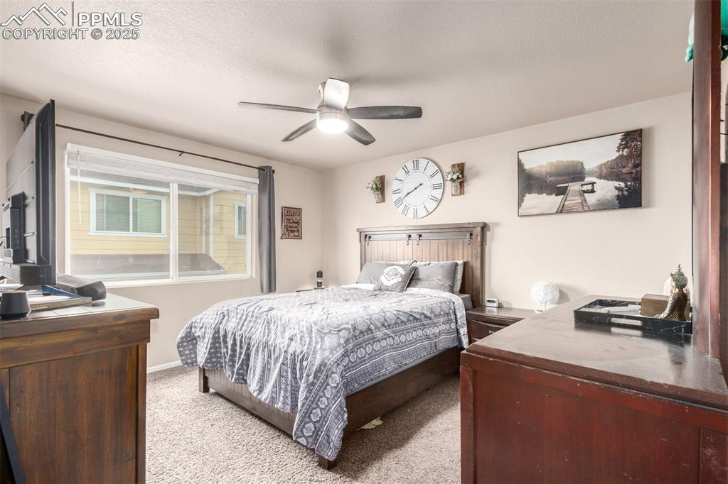 Image 18 of 37: Bedroom