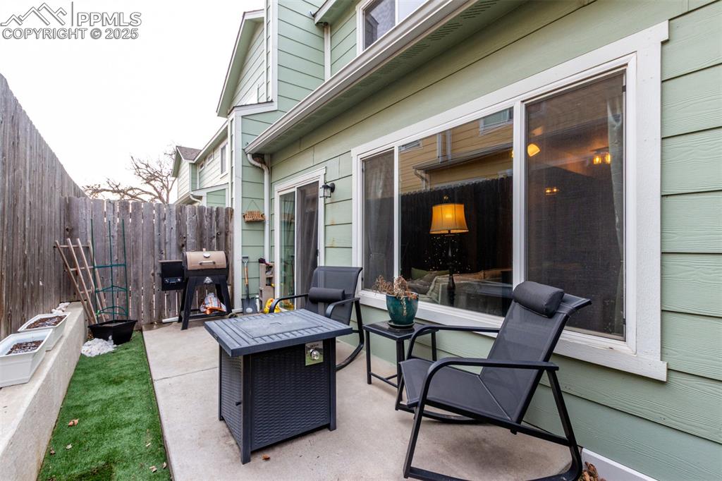 Image 31 of 37: Patio