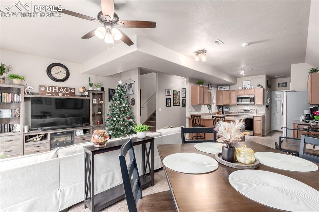 Image 9 of 37: Dining Area