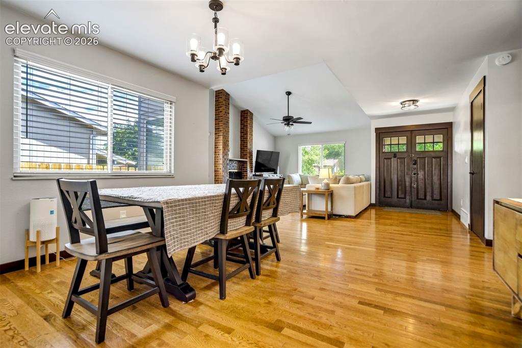 Image 11 of 48: Dining Area