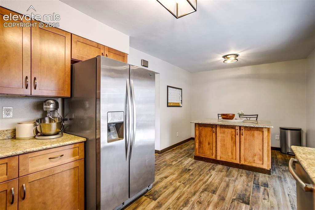 Image 16 of 48: Kitchen
