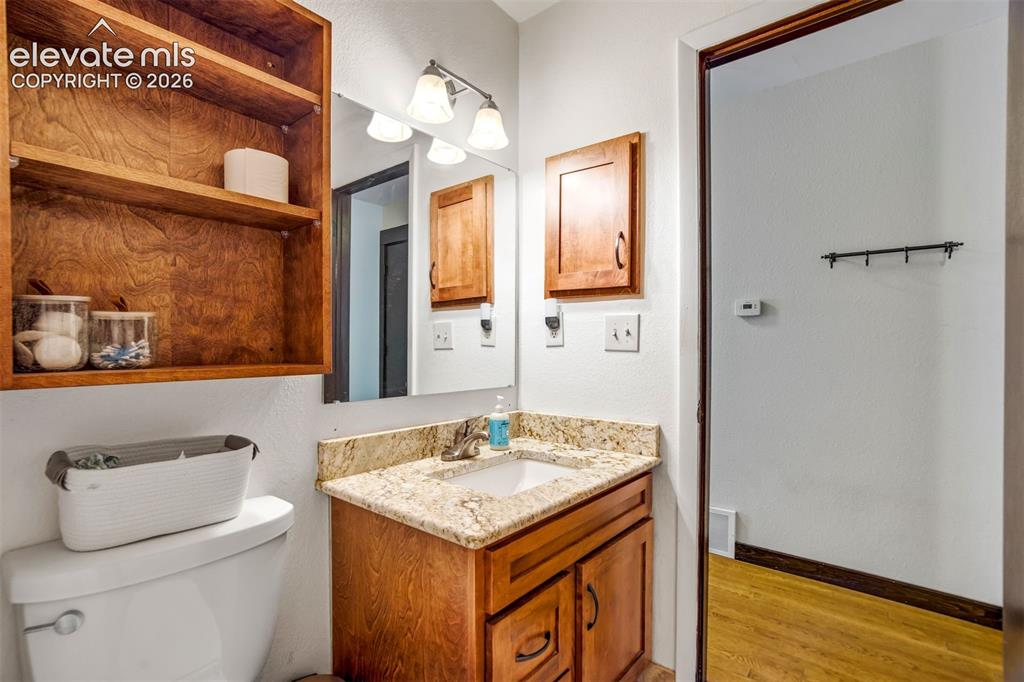 Image 31 of 48: Bathroom