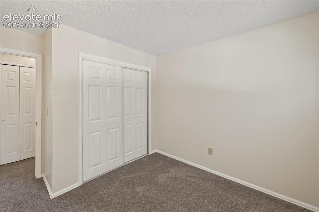 Image 19 of 50: Bedroom