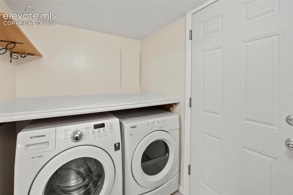 Image 29 of 50: Laundry