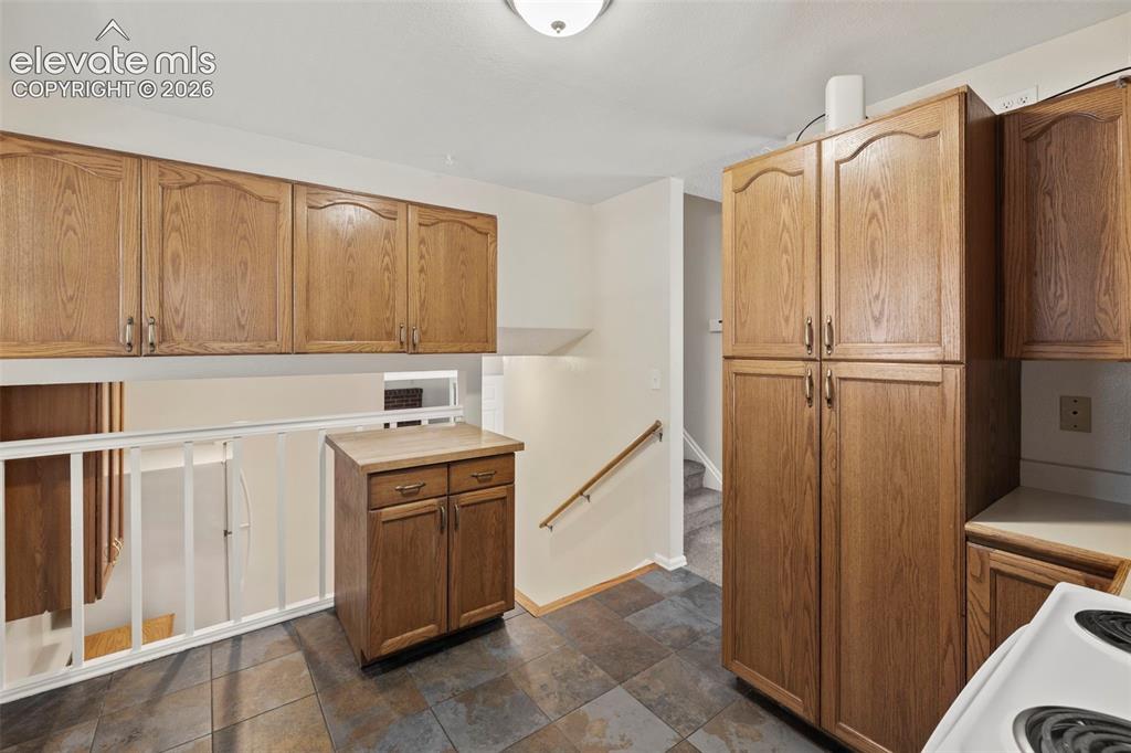 Image 9 of 50: Kitchen