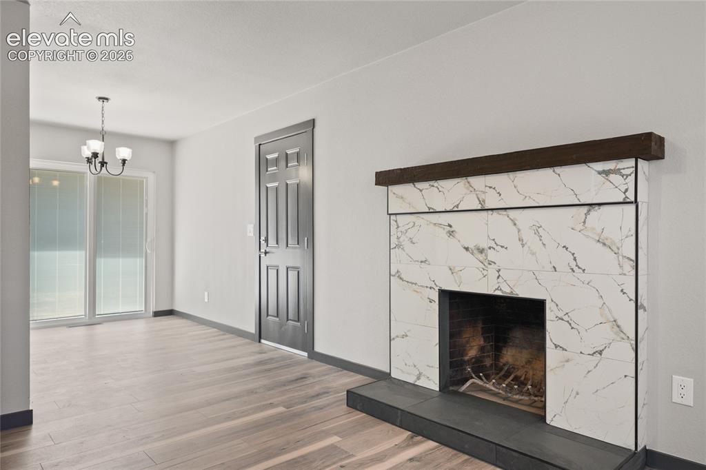 Image 6 of 30: Living Room