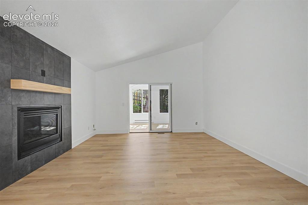 Image 17 of 40: Living Room