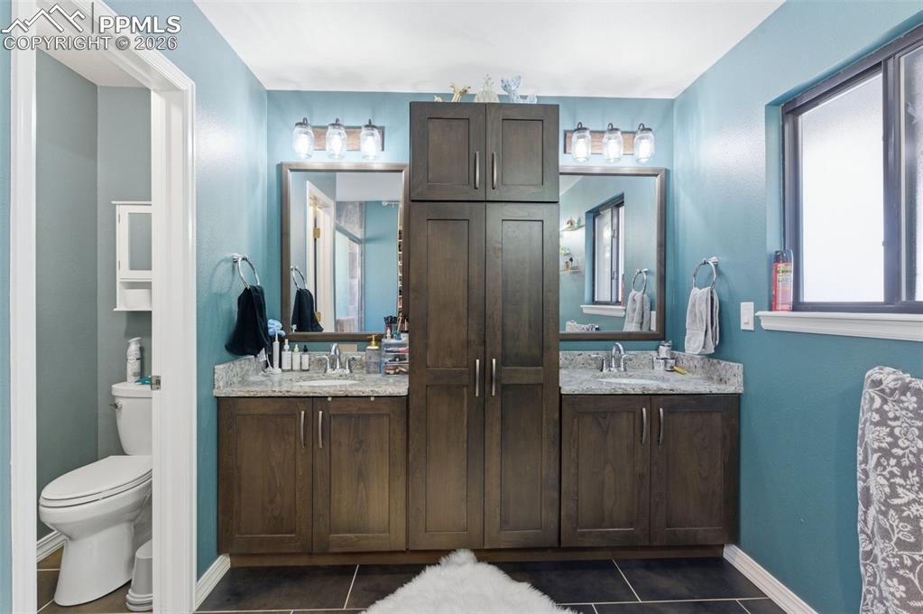 Image 10 of 23: Bathroom