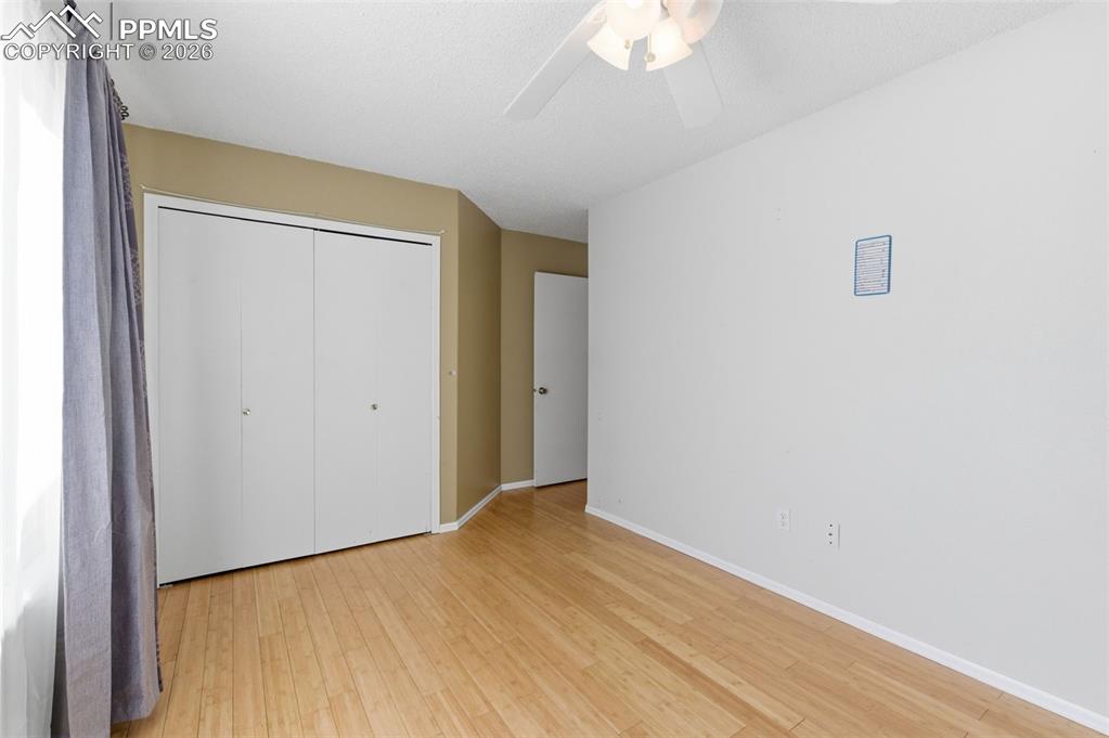 Image 12 of 23: Bedroom