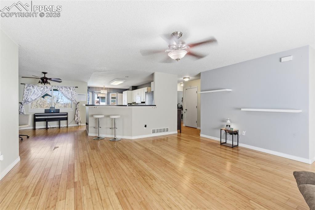 Image 3 of 23: Living Room