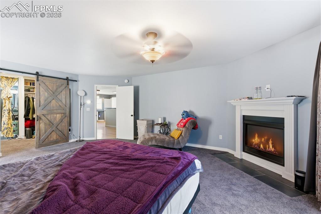 Image 9 of 23: Bedroom