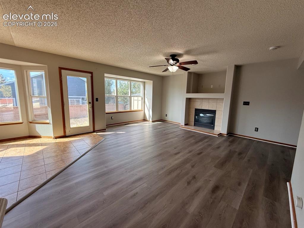 Image 12 of 45: Family Room