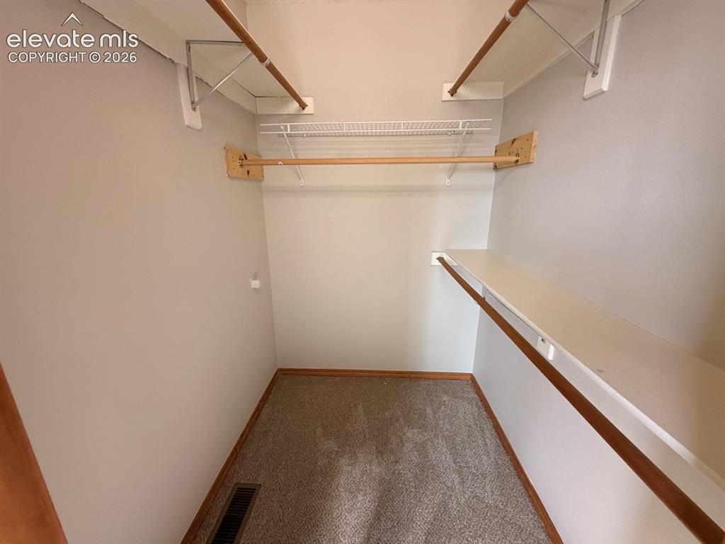 Image 23 of 45: Walk-In Closets