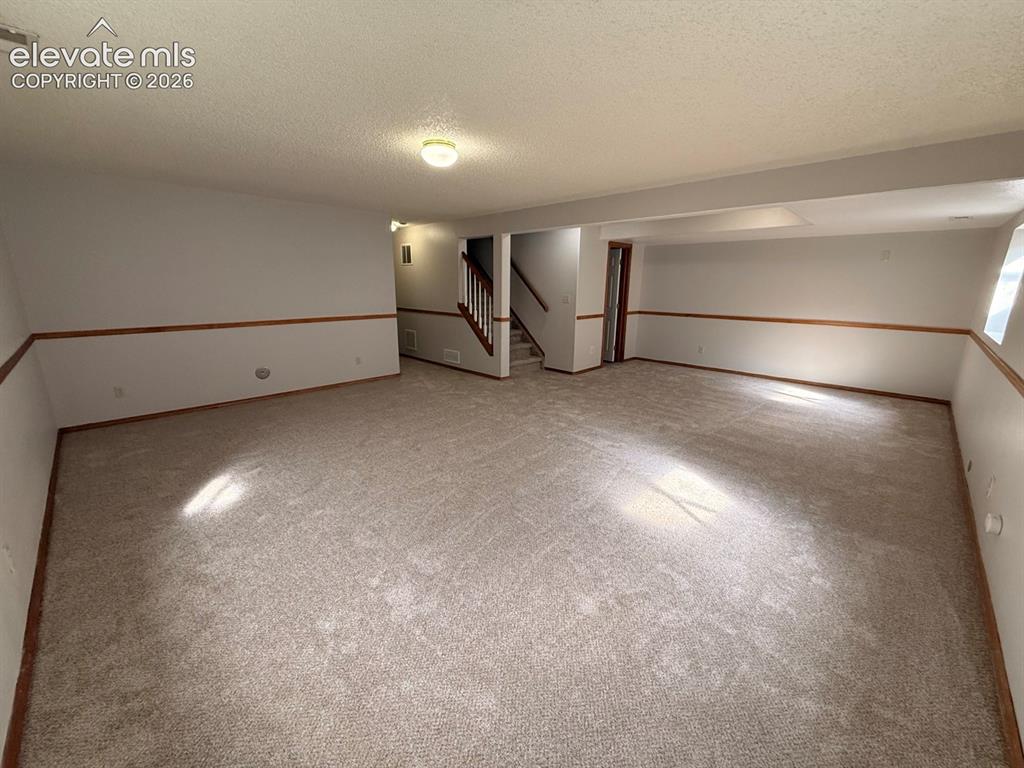 Image 35 of 45: Family Room
