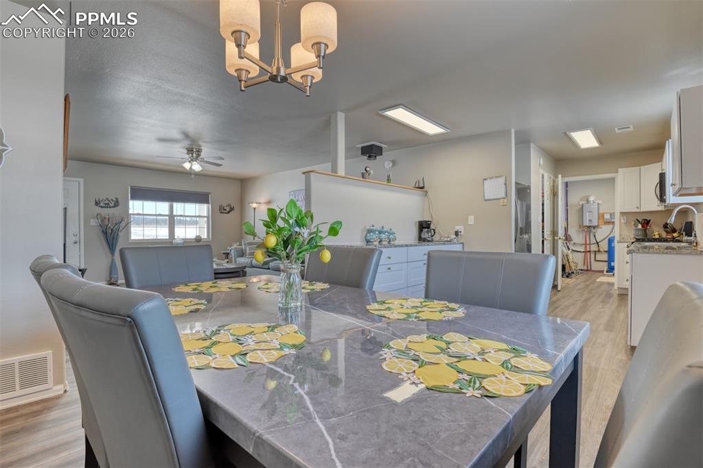 Image 15 of 38: Dining Area