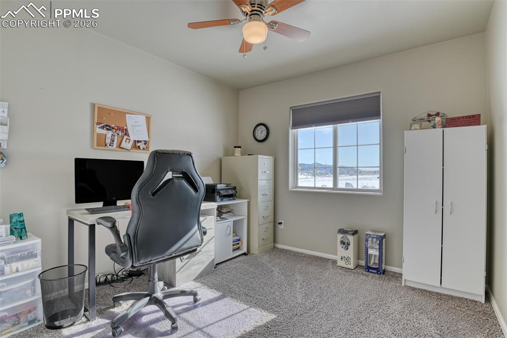 Image 27 of 38: Office