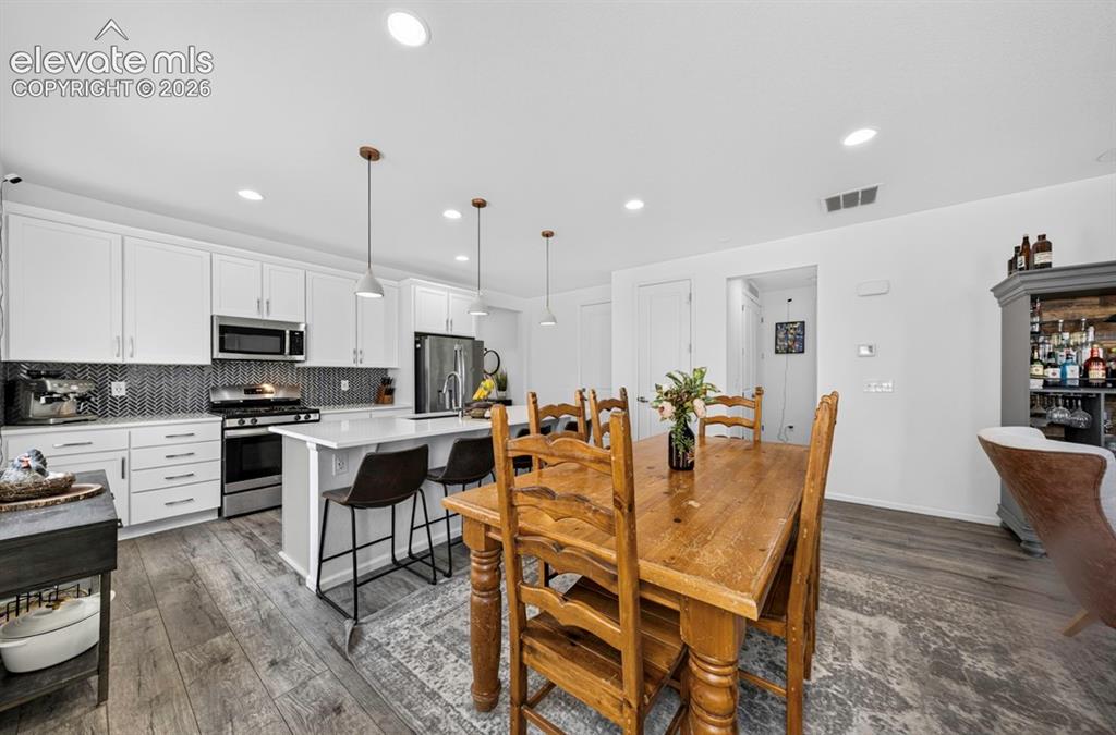 Image 15 of 39: Dining Area