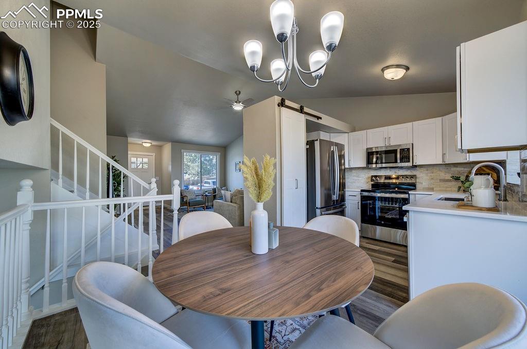 Image 10 of 47: Dining Area