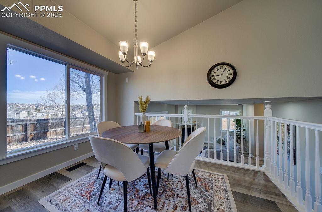 Image 12 of 47: Dining Area