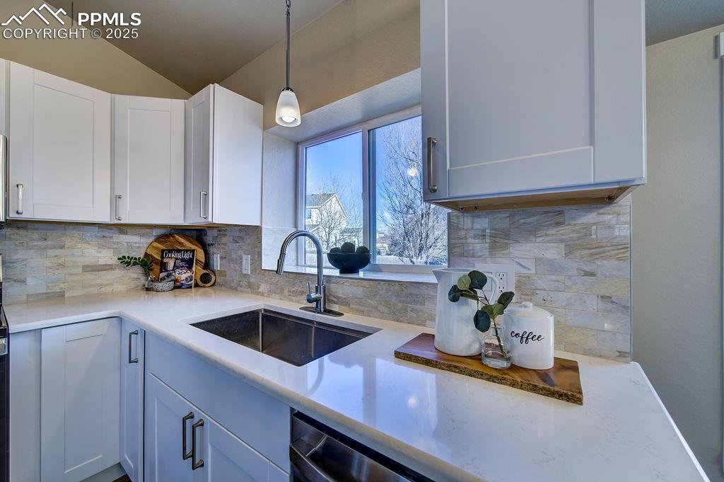 Image 13 of 47: Kitchen