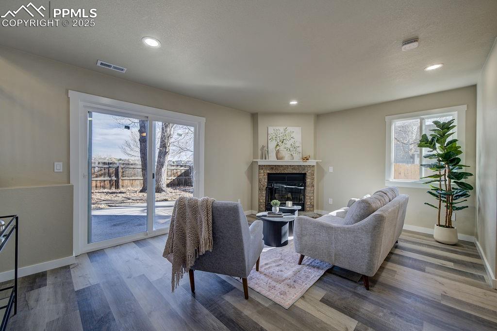 Image 18 of 47: Living Room