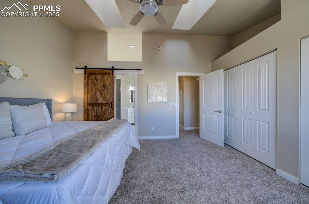 Image 31 of 47: Bedroom