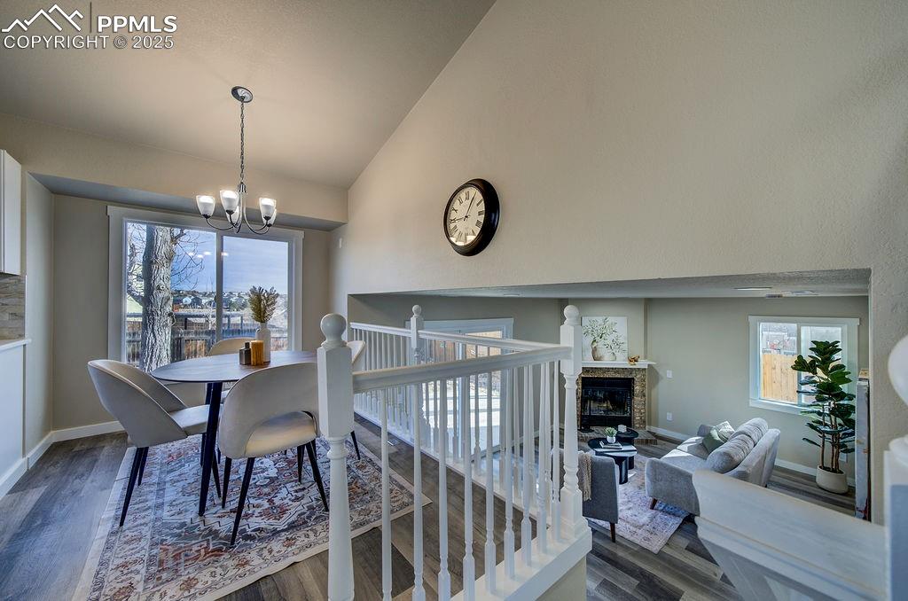 Image 9 of 47: Dining Area