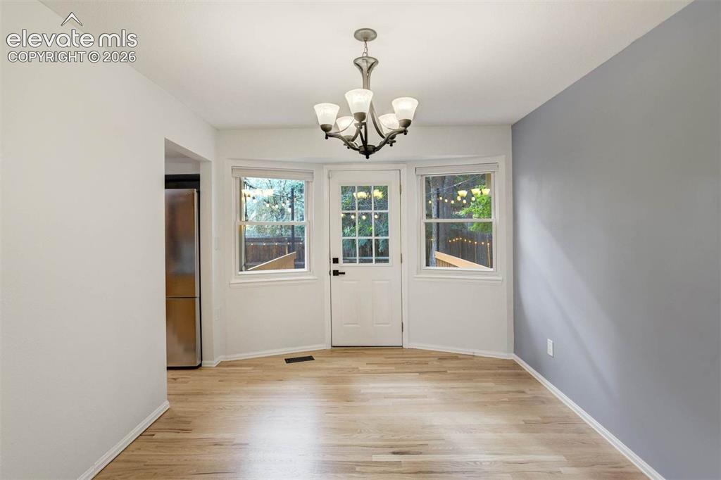 Image 15 of 48: Dining Area