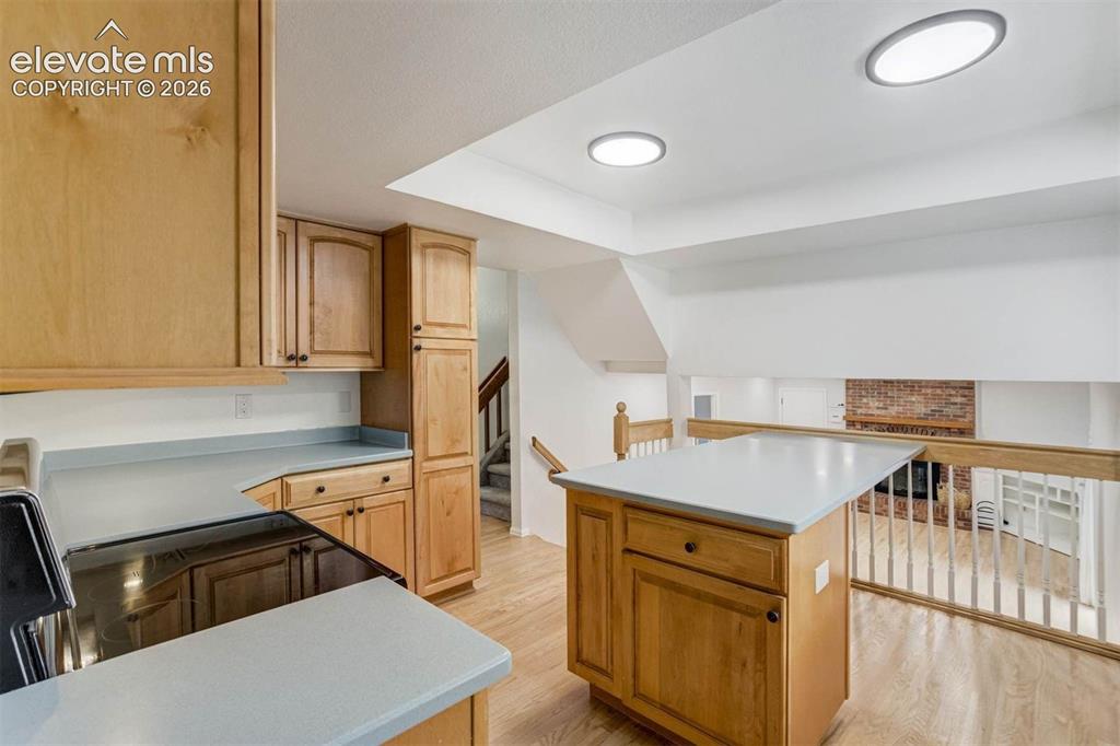 Image 16 of 48: Kitchen