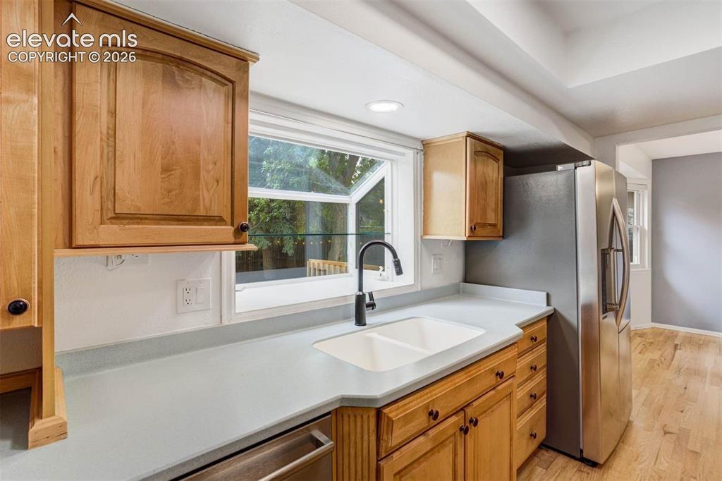 Image 17 of 48: Kitchen