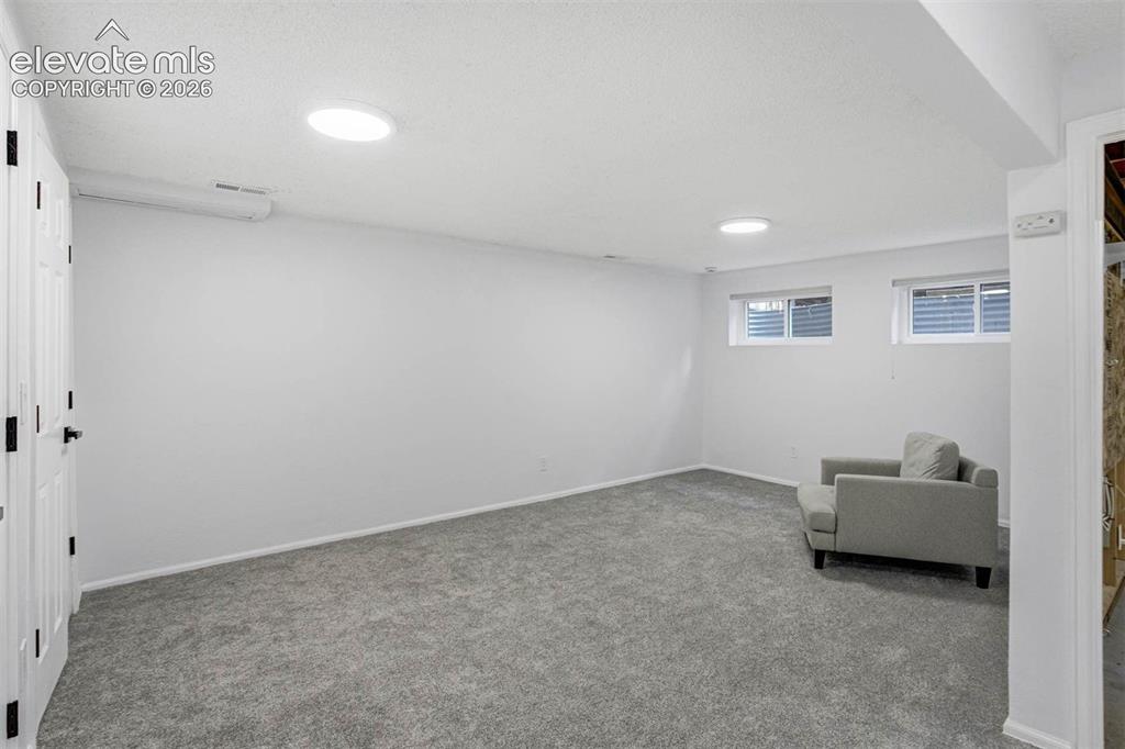 Image 36 of 48: Sitting Room