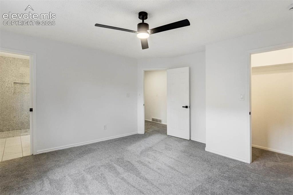 Image 6 of 48: Bedroom