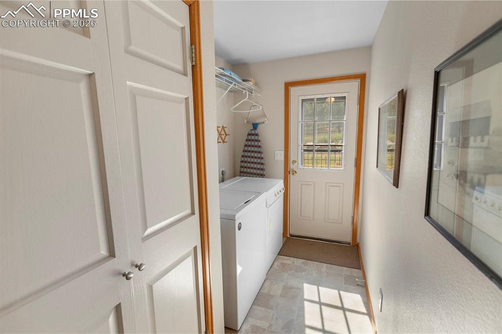 Image 28 of 31: Upper Level Bedroom 3