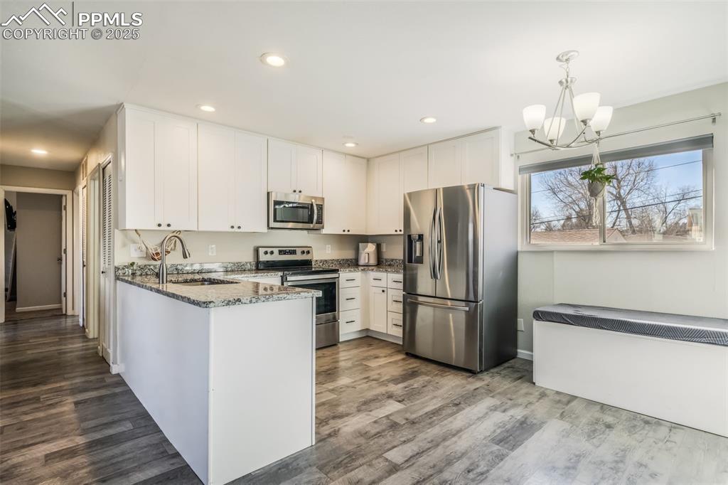 Image 9 of 47: Kitchen